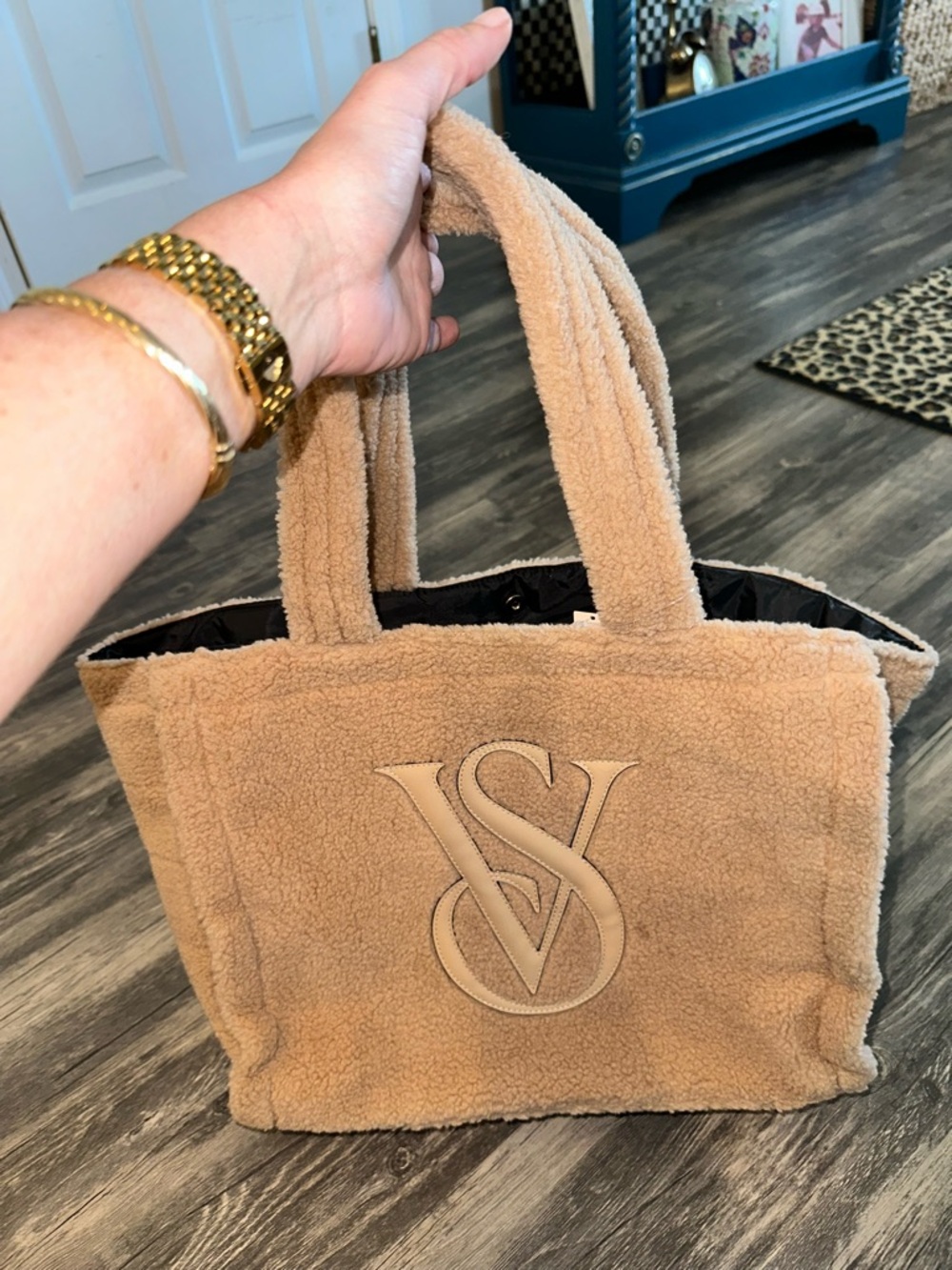 Victoria’s Secret Sherpa Tote Bag VS Logo Cozy Fleece NWT Beige